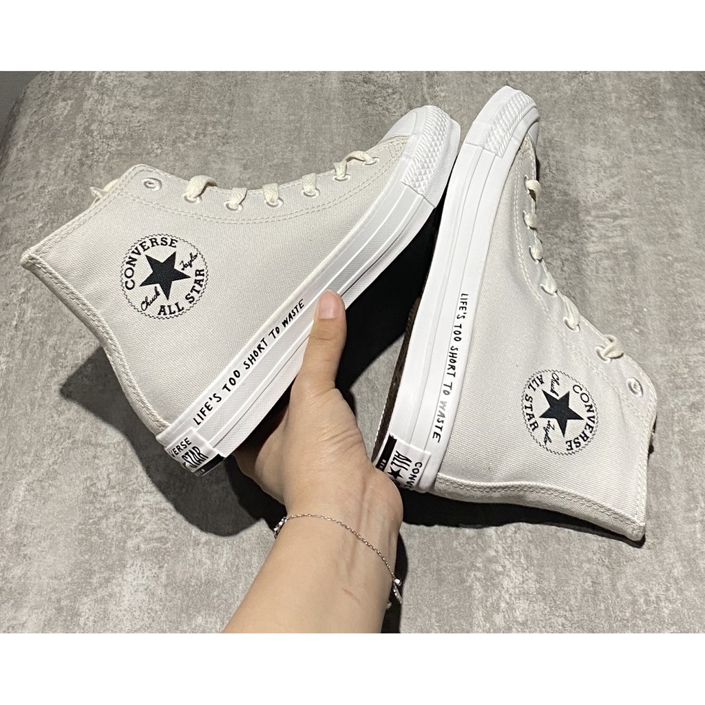 Giày Converse Classic trắng đục cổ cao