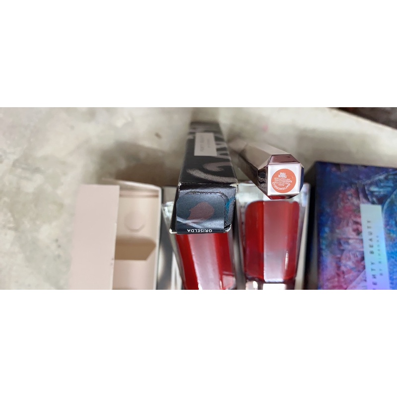 Son kem - thỏi của Fenty Fullsize box