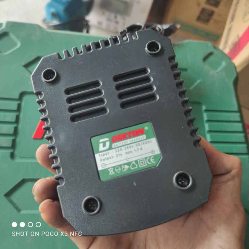 sạc 21V - 1.7A hiệu Dekton