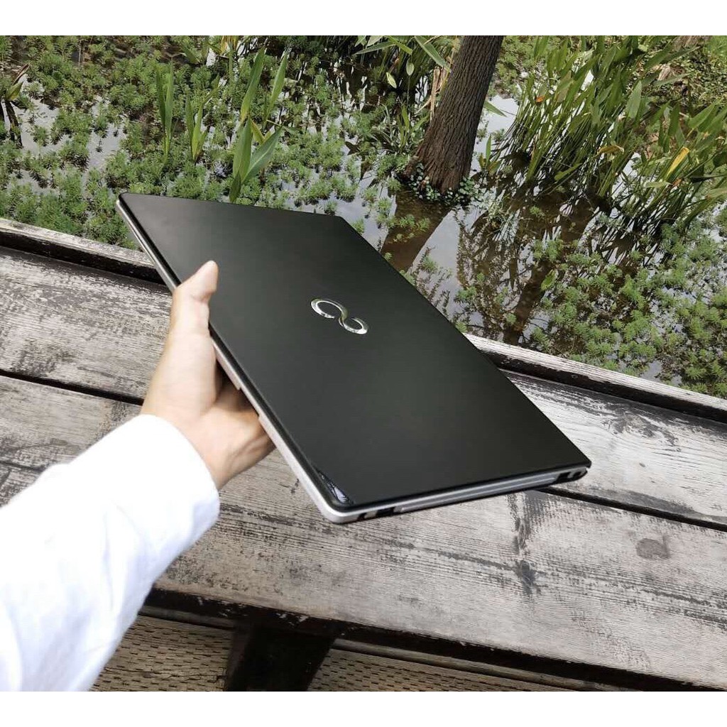 Laptop Nhật Bản Fujitsu S904 Core i5, 4gb ram, 128gb SSD, 13.3inch Full HD, vỏ nhôm sang trọng và bền bỉ