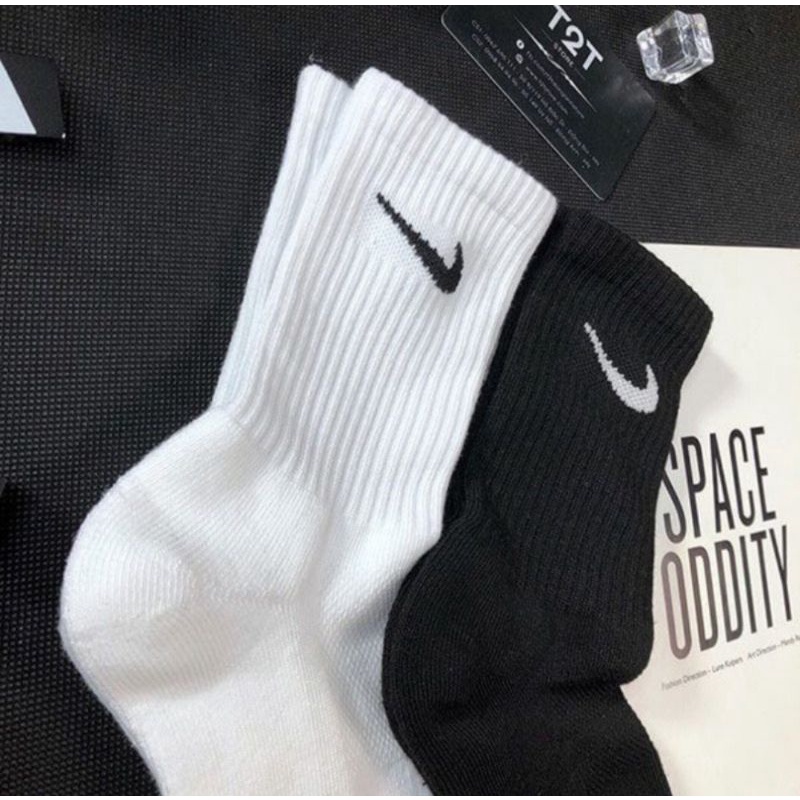 Tất Thể Thao Cổ Cao Nike