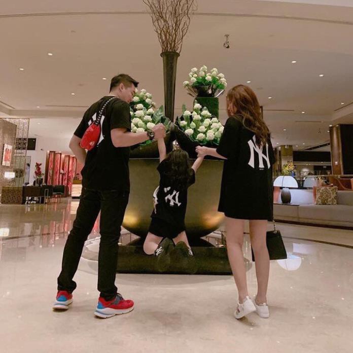 Áo Thun Đồng Phục Gia Đình In Chữ Thời Trang Hot Trend 2 Màu Trắng Đen 😍