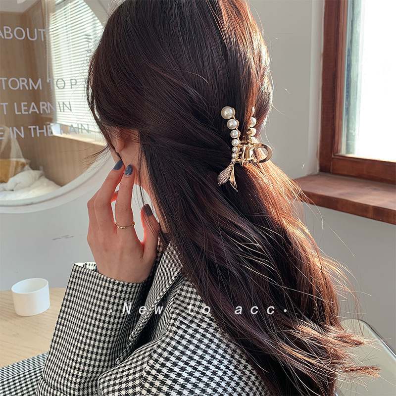 Kẹp Tóc Hình Đuôi Cá Đính Ngọc Trai Xinh Xắn Cho Nữ