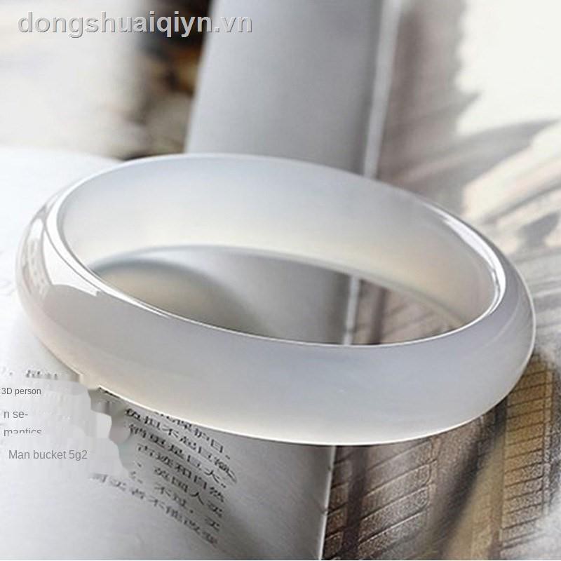 Vòng tay đá canxedon màu trắng trong suốt cho nữ