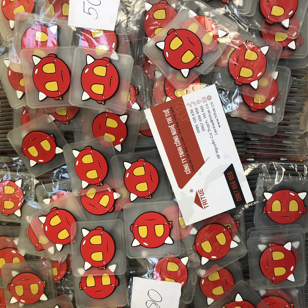 SẢN XUẤT LOGO CAO SU NHỰA DẺO, IN TEM MÁC CAO SU GẮN LÊN QUẦN ÁO THEO YÊU CẦU