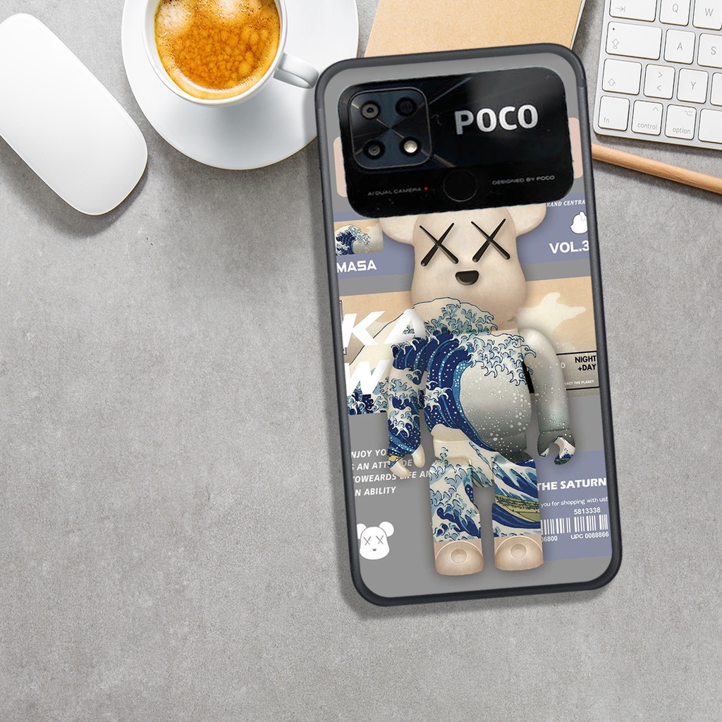 ỐP LƯNG XIAOMI POCO C40, IN HÌNH GẤU BRICK  ĐẸP, PHONG CÁCH.