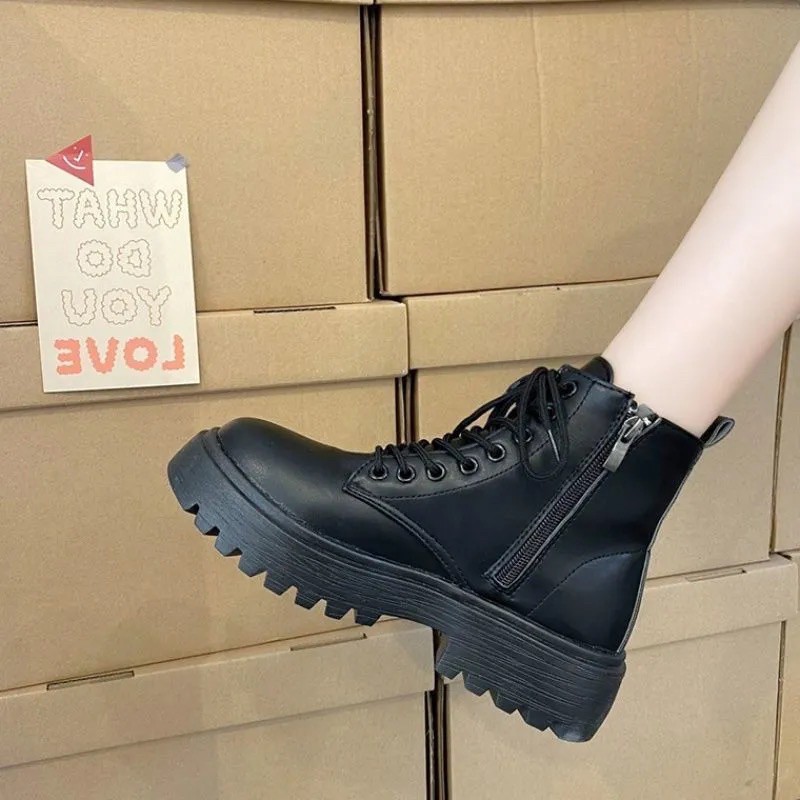 Giày bốt khoá kéo Martin đế cao