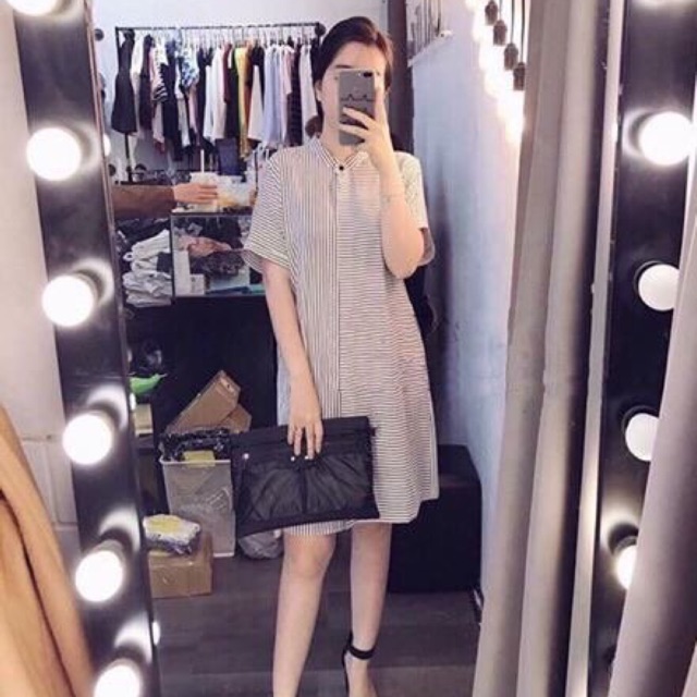 Váy kẻ suông cổ tàu