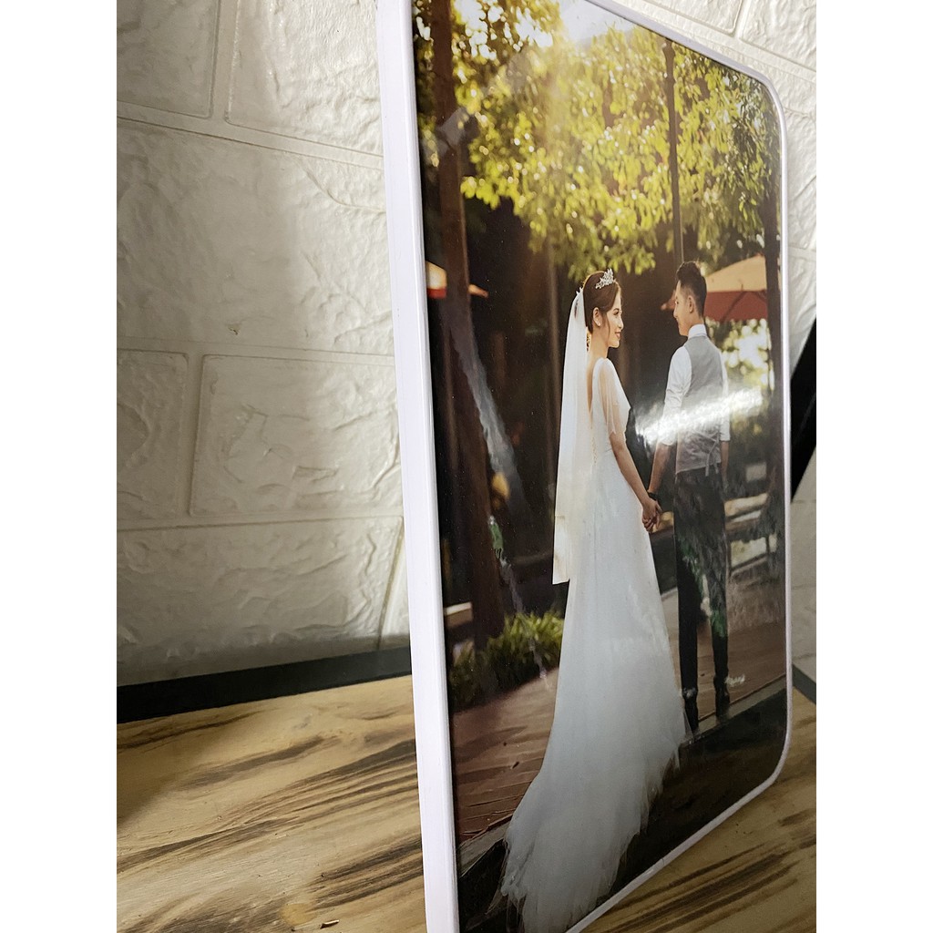 Ảnh gỗ mica bo viền 20x30 | BigBuy360 - bigbuy360.vn