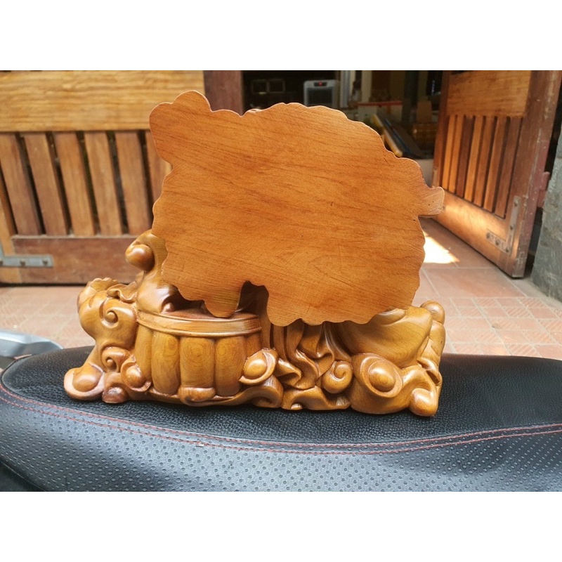 Tượng Phật di lặc để xe ô tô gỗ thơm