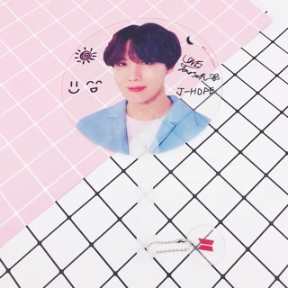 Quạt cán trong BTS World tour