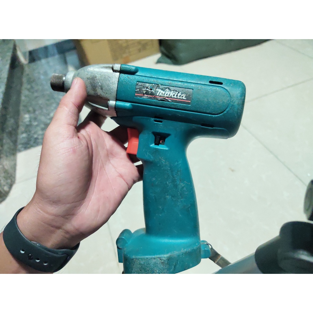 Máy bắn vít pin Nhật bãi MAKITA 6913D 12V