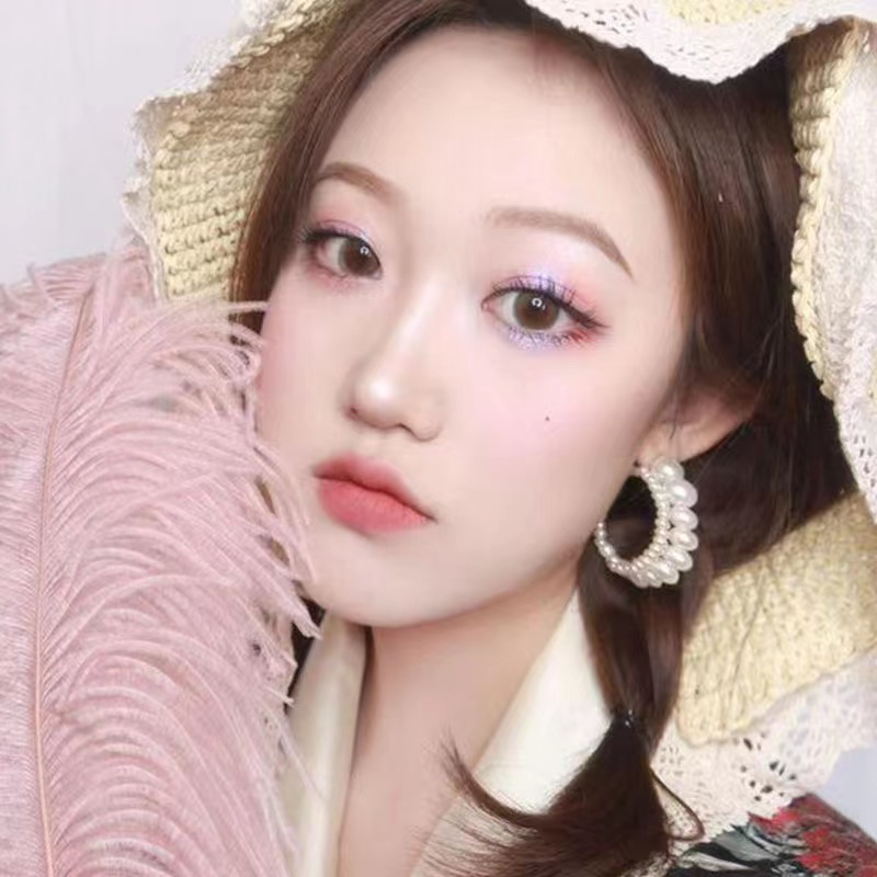 Phấn Mắt Dạng Lỏng 4 Màu Sắc Long Lanh Quyến Rũ