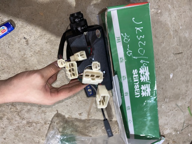 Sản phẩm gia đình làm: Công tắc tổng hợp JK320/140