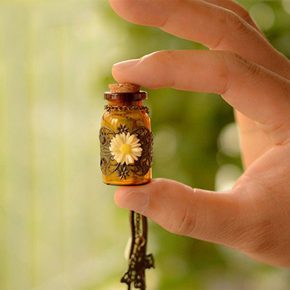 Vòng cổ Da Dài Phối Mặt Dây Hình Hoa Cúc Và Bướm VANES1