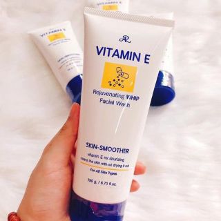 Sữa Rửa Mặt Vitamin E Thái Lan 190ml