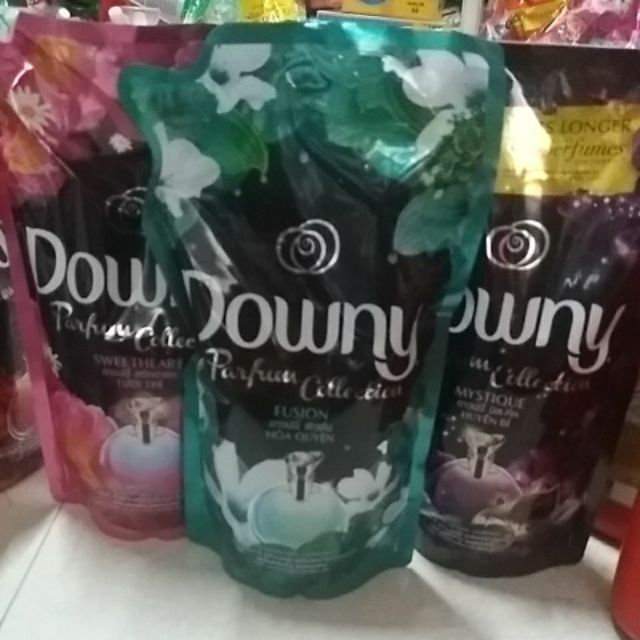 Nước xả vải DOWNY túi 1,5 l