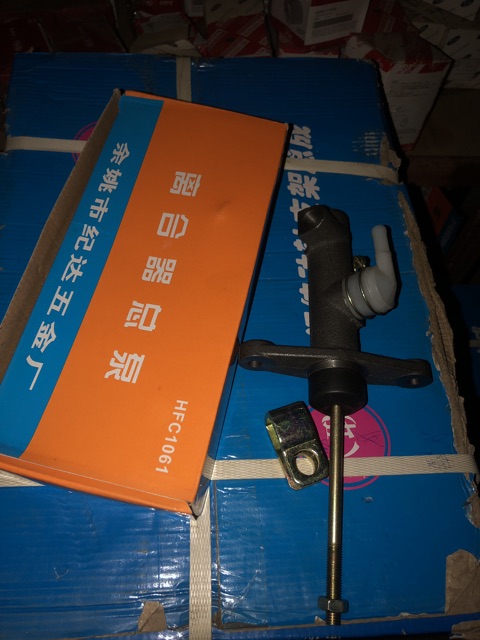 Tổng côn trên lắp xe chiến thắng tai rông hfc1061
