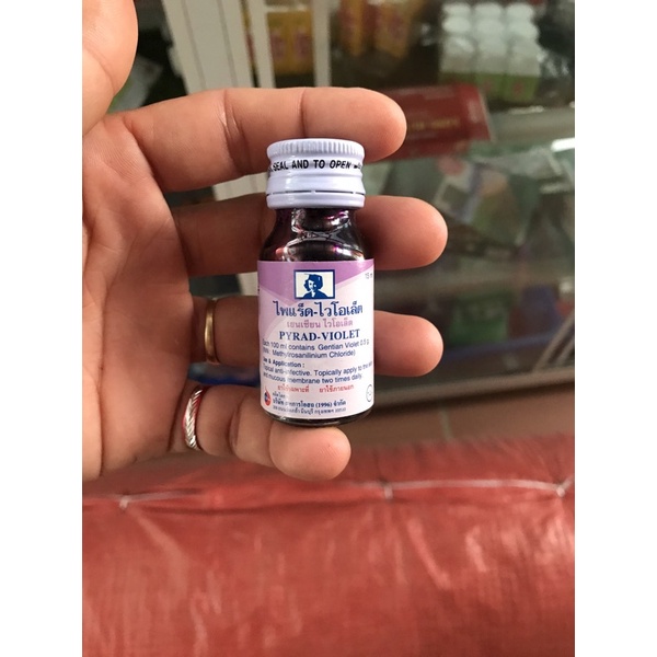 kén mép violet cô gái tặng đôi bao mỏ