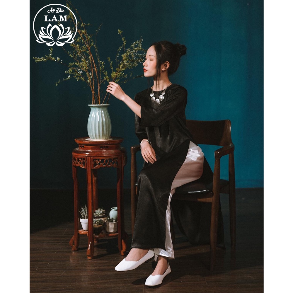 Áo dài dáng suông tone màu trầm, áo dài đi chùa