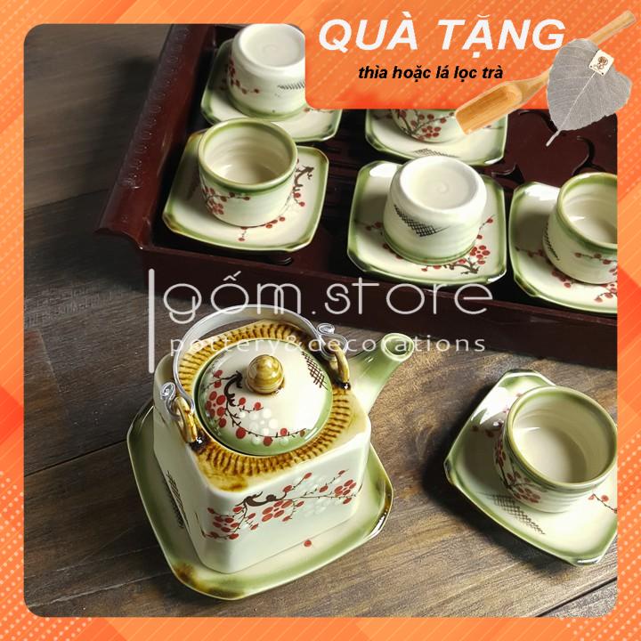 Ấm trà Bát Tràng dáng vuông vẽ tay hoa đào (Không kèm khay ấm chén như hình)