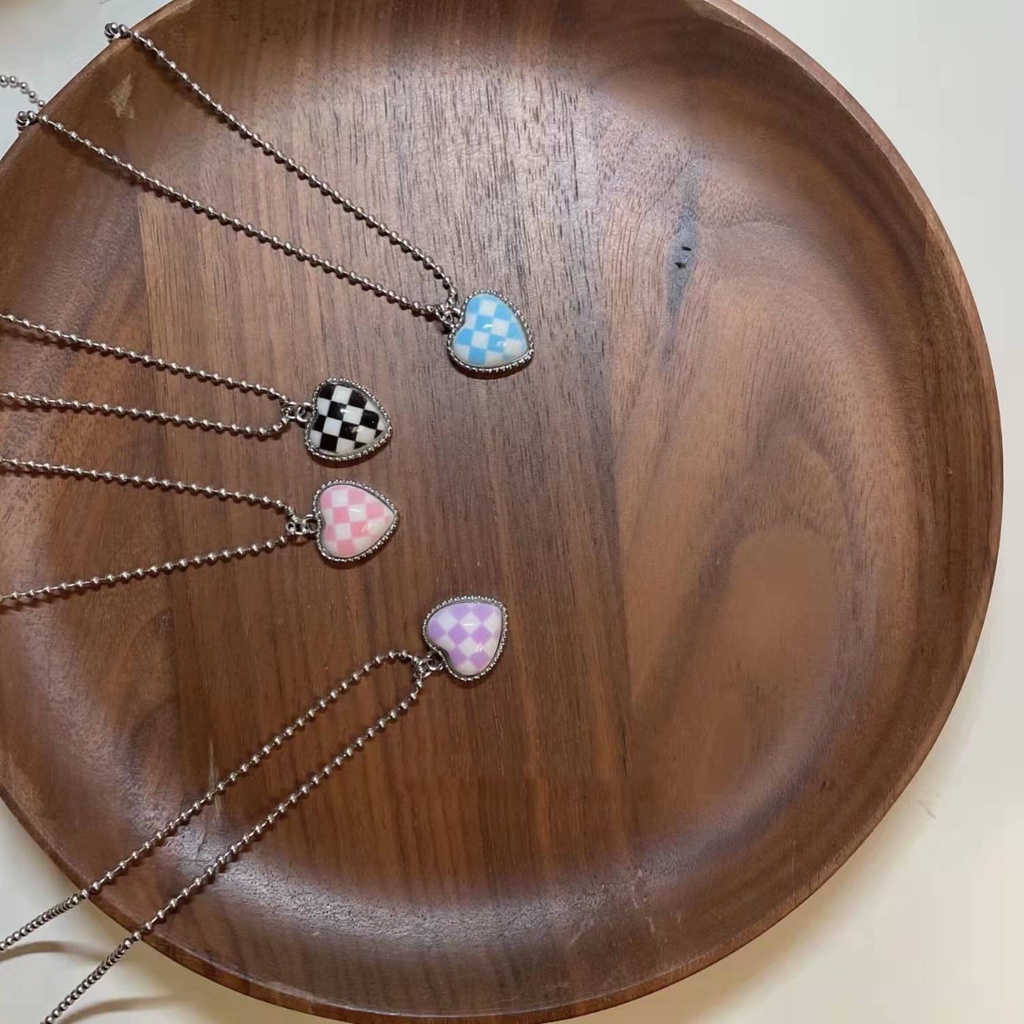 Vòng cổ bạc mặt bảng kẻ sọc nhiều màu sắc