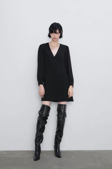 Sẵn váy z..r đen tay dài hàng tuồn auth sắc nét