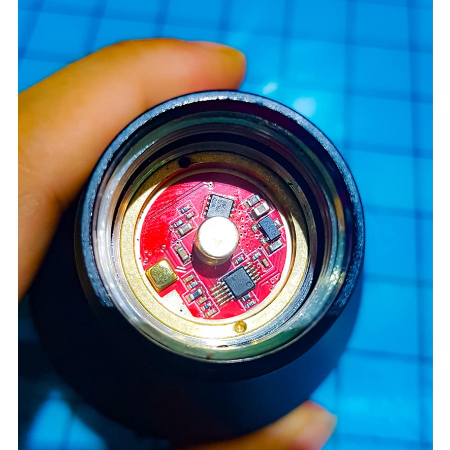 Convoy L21b chip mới SFT40,SFN5050 1.7mm mới siêu gom ,sáng mạnh tầm xa 1200m