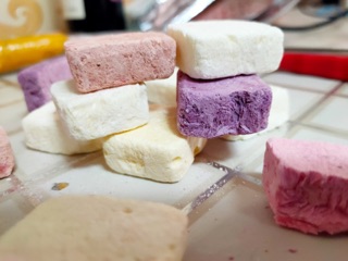 Sữa chua hoa quả sấy khô