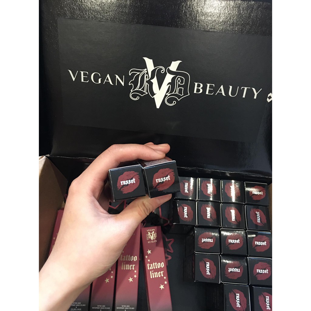 Son Kat Von D Studded Kiss
