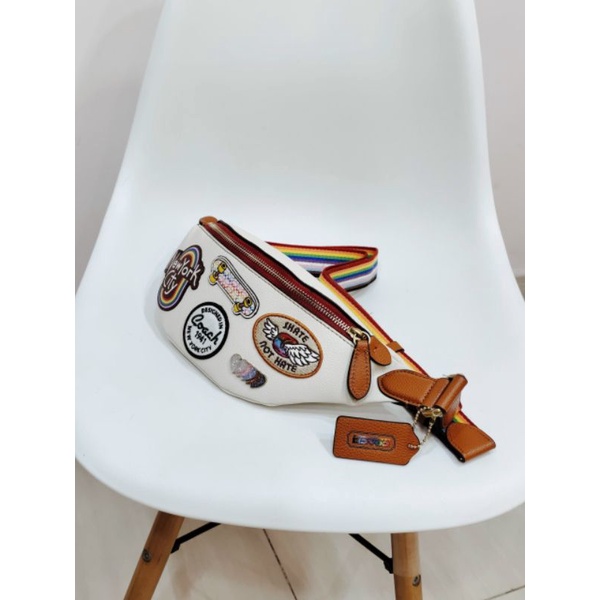 Túi bao tử Coa**ch da thật xịn xò