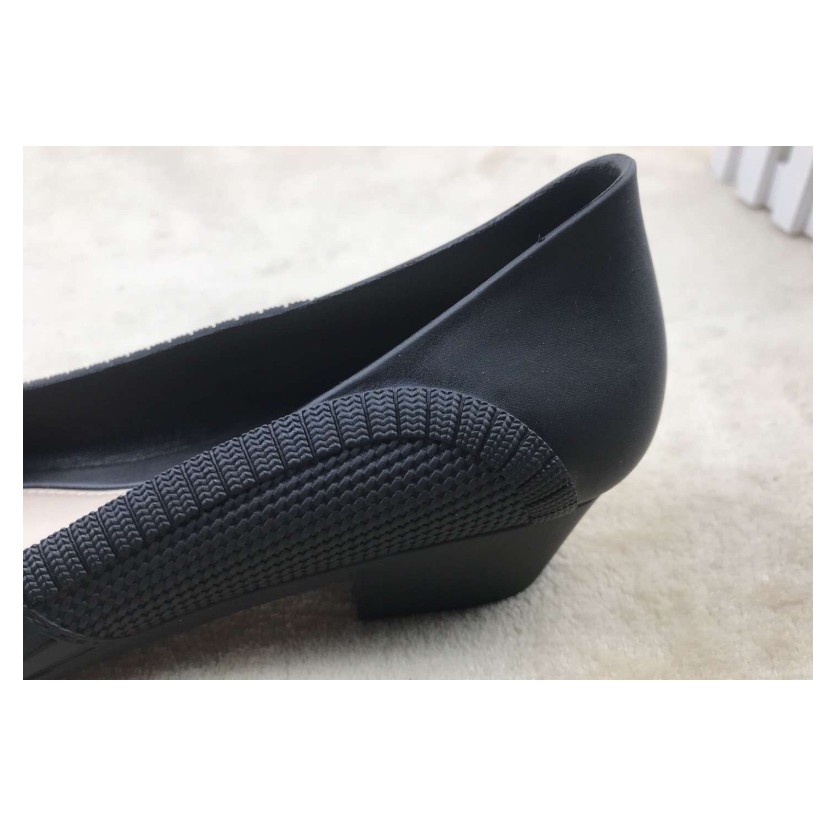 Giầy nhựa công sở chuẩn loại 1 chịu nước GN13 tặng lót giầy silicon