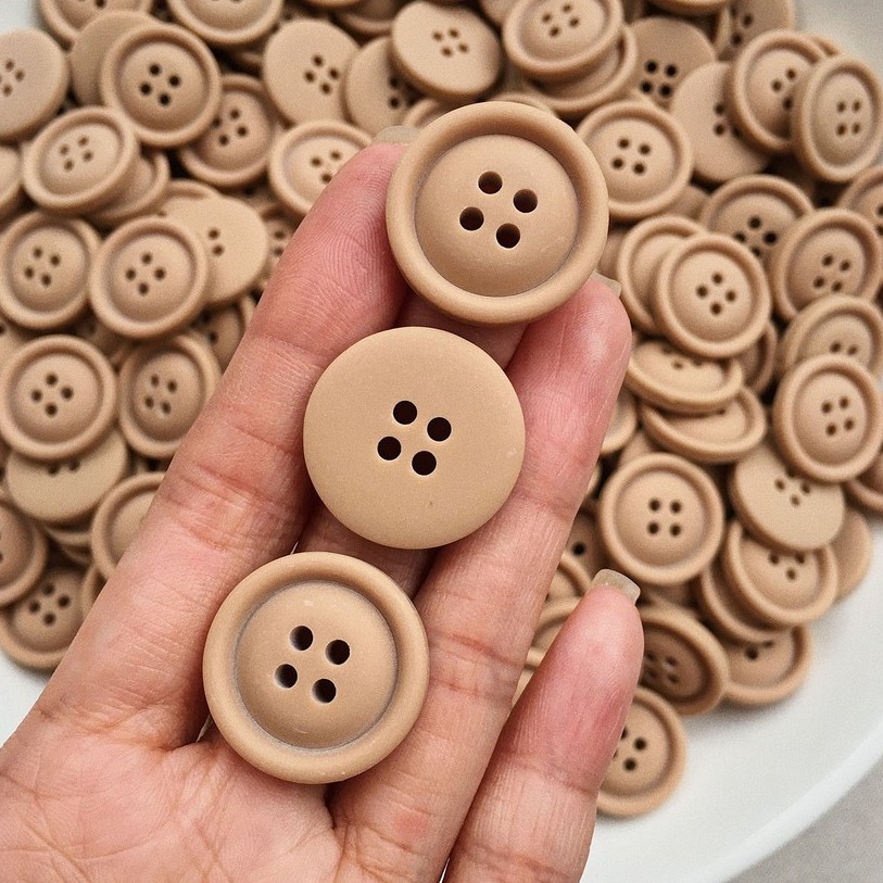 Nút áo, cúc áo Màu beige siêu đẹp NN661 - Set 35 nút, 2.3 cm
