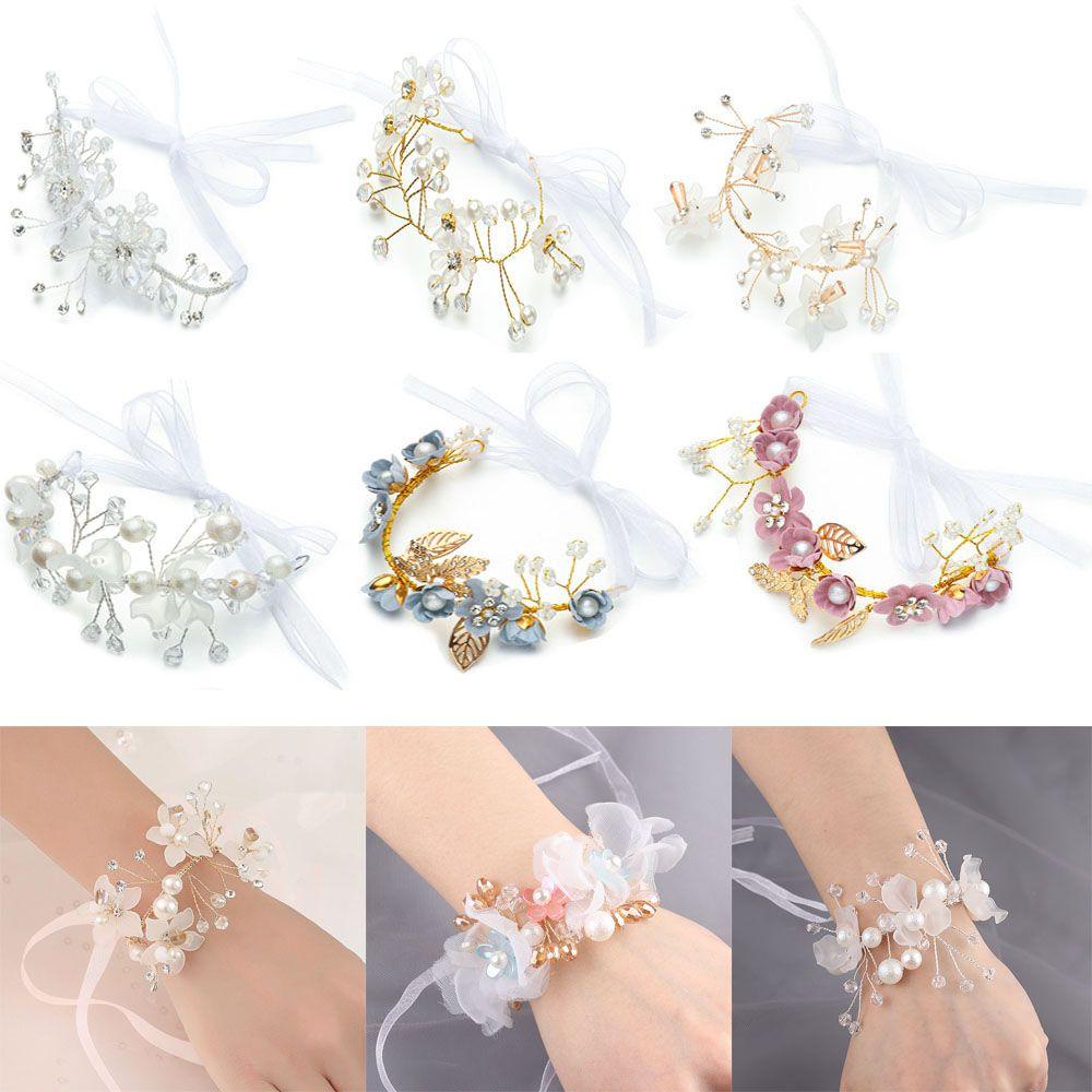 Vòng Hoa Đeo Tay Trang Trí Đám Cưới Cho Cô Dâu