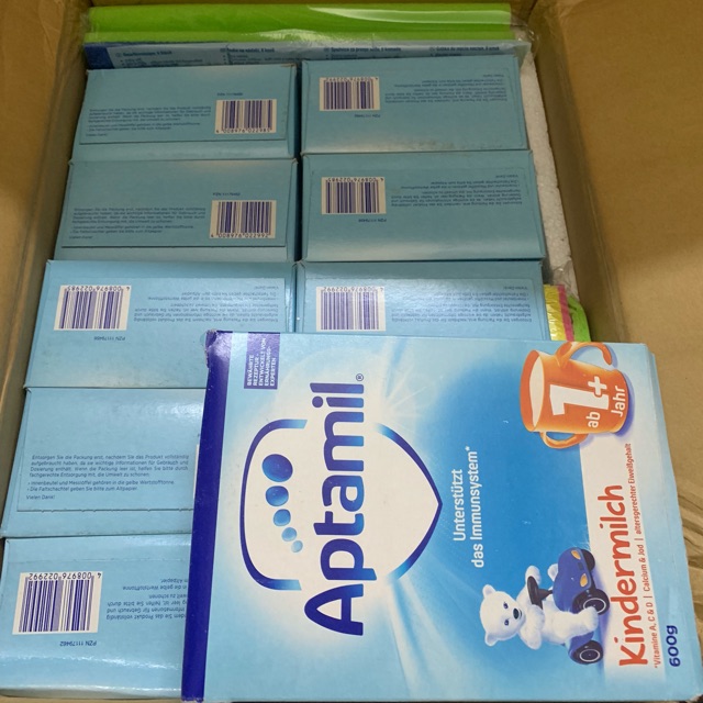 Aptamil Đức số 1+ cho bé từ 12-24m.Sữa có tp LCP cao(gồm Omega 3 & 6 cần cho não & mắt bé).Với Tiêu 