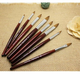 Cọ  đắp móng bột đầu dẹt các số 14 hiệu kolinski. Cọ chuyên dụng chất liệu cọ siêu tốt các số