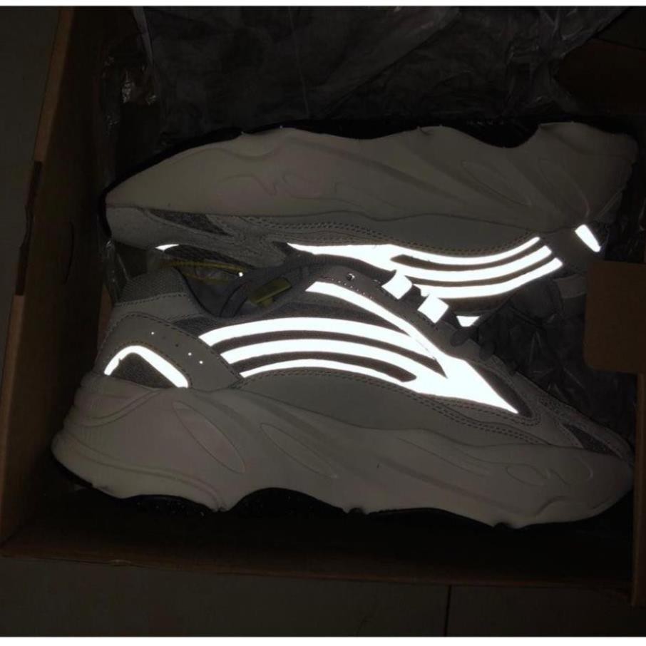Hot Rẻ Bất Ngờ Xả kho Giày YZ 700 V2 Static full phản quang R3P  ͵