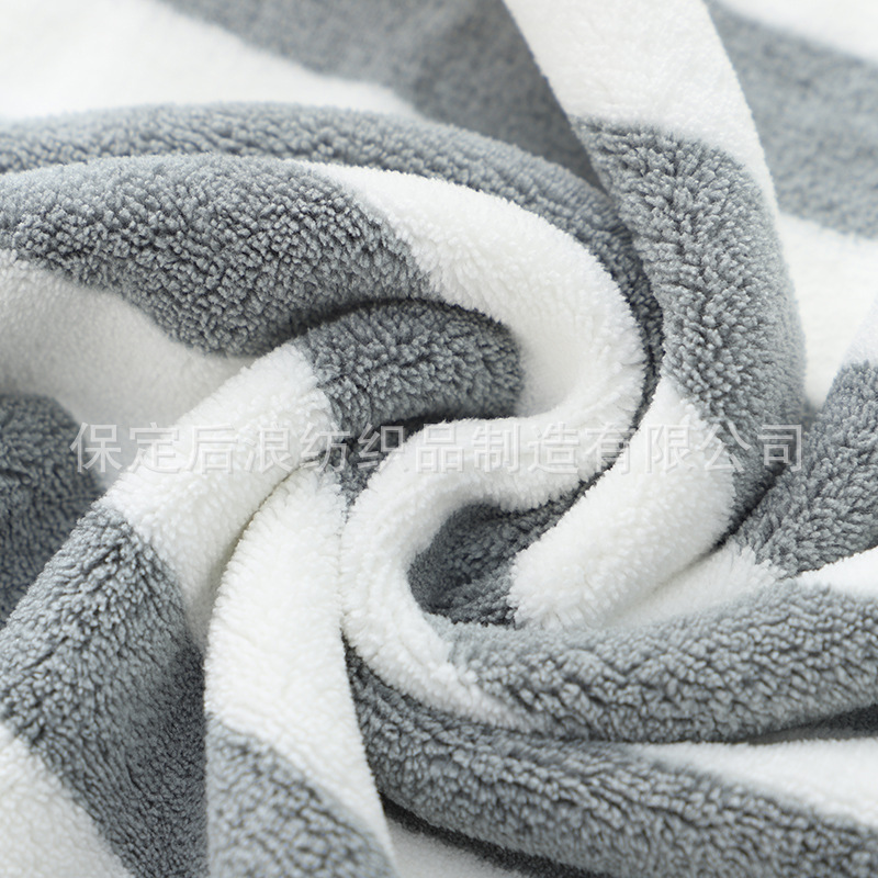 Khăn tắm bán buôn san hô nhung màu sọc khăn tắm 70 * 140 mềm mại thấm hút dày khăn lớn khăn quà tặng đi biển