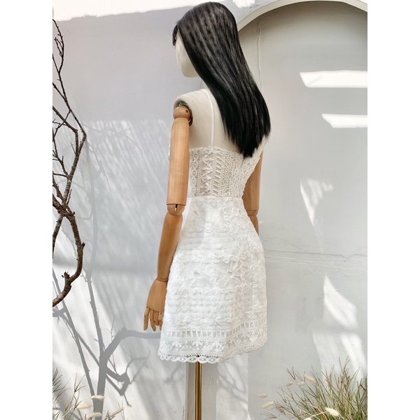 ĐẦM REN CỔ CHÉO,HOA VĂN THUÊ NỔI