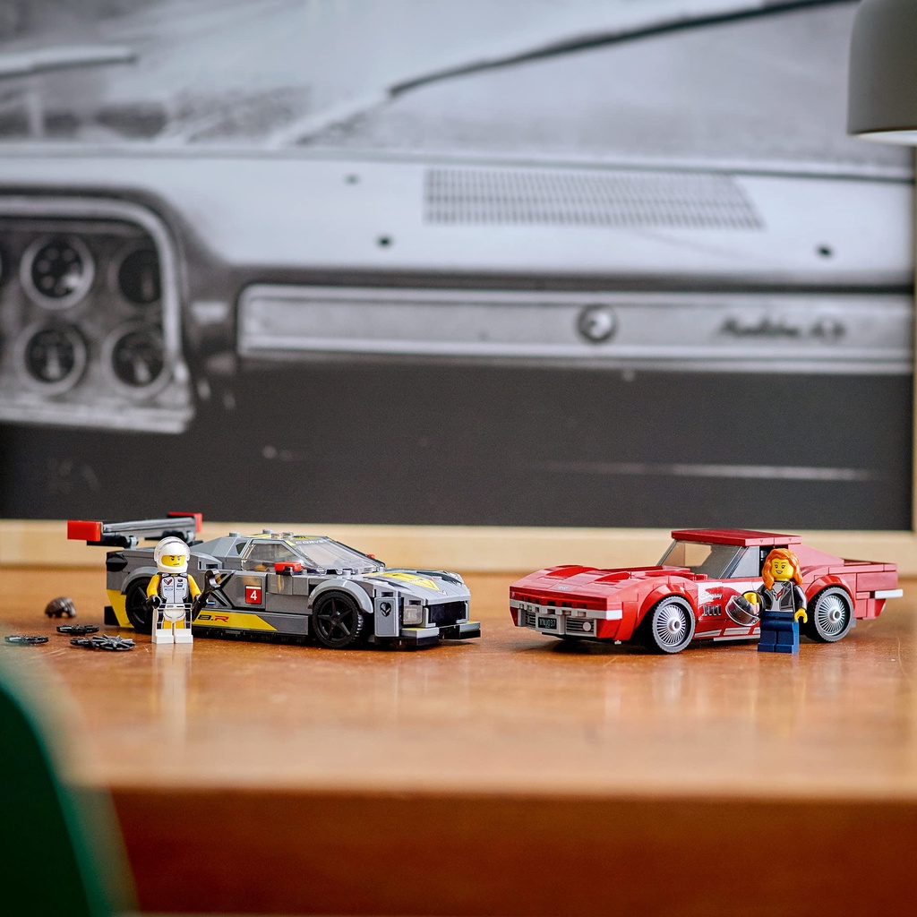 Lego 76903 Speed Champions Chevrolet Corvette C8.R Race Car and 1968 Chevrolet Corvette