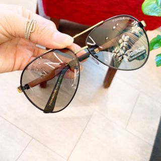 Mắt kính đổi màu , xuyên đêm, đi ngày và đêm...Cùng nhau bảo vệ đôi mắt đẹp của mình nhé