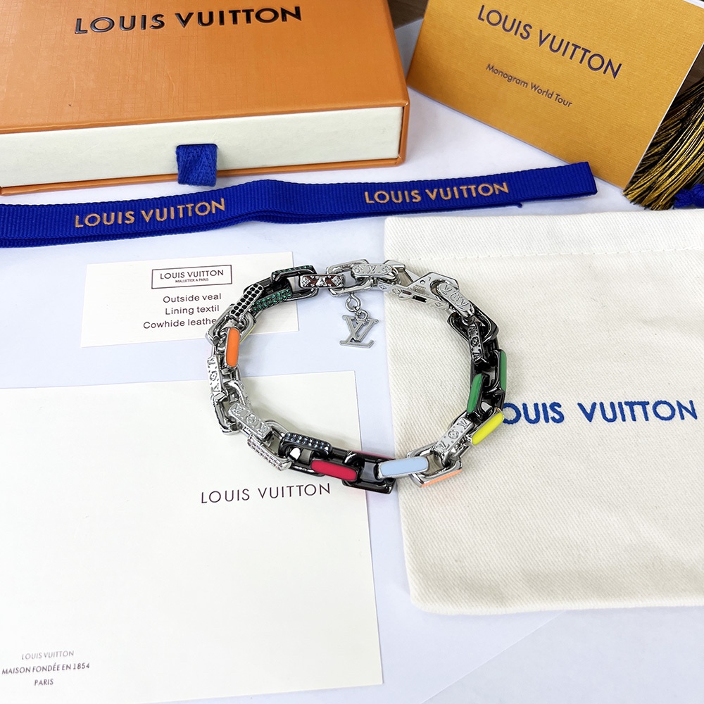 Vòng tay thời trang nam cao cấp 𝑳𝒐𝒖𝒊𝒔 𝑽𝒖𝒊𝒕𝒕𝒐𝒏 LV sành điệu, phong cách