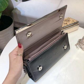 Ví dự tiệc sang trọng