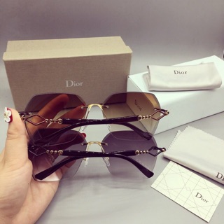 Mắt kính Dior bắt ốc