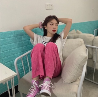 Quần hồng ống suông