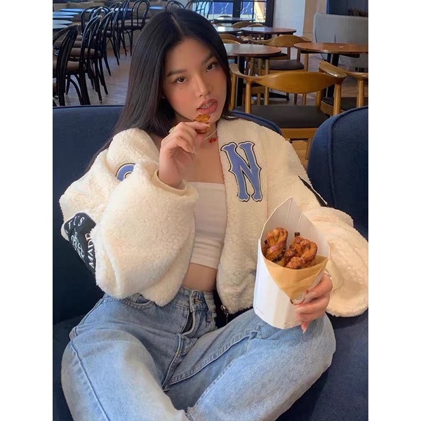 Áo khoác bomber bóng chày lông cừu dáng ngắn