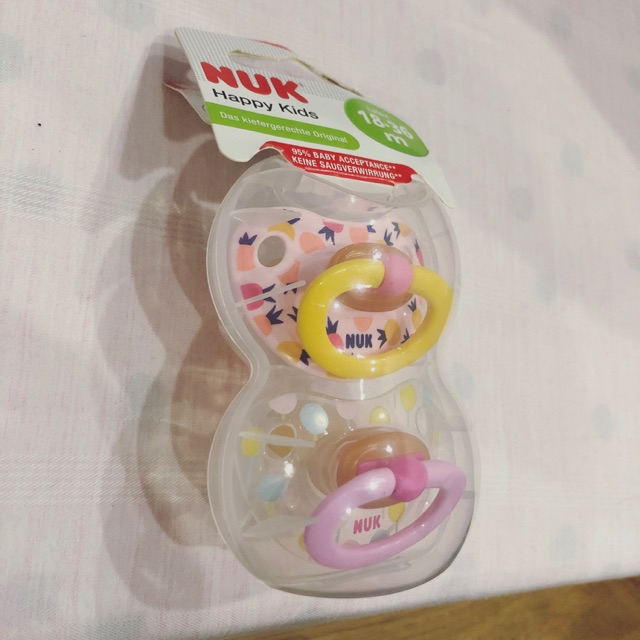 TY GIẢ NUK XÁCH TAY ĐỨC