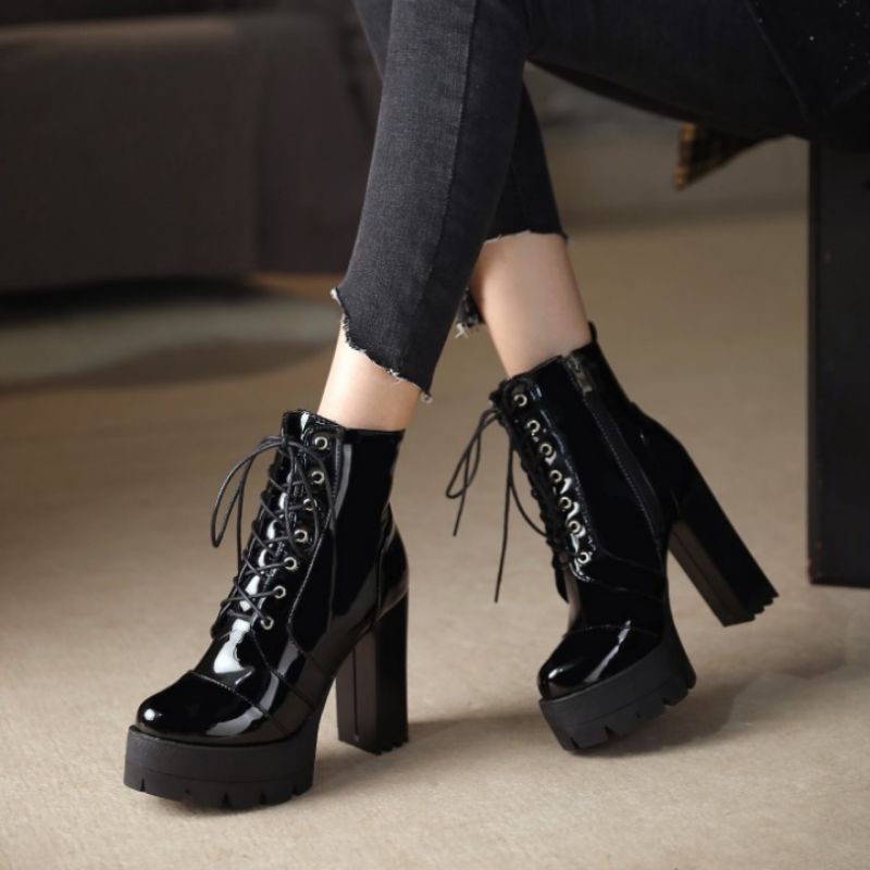 Giày boot cổ ngắn cột dây da bóng đế 12cm màu đen GBCD-24B