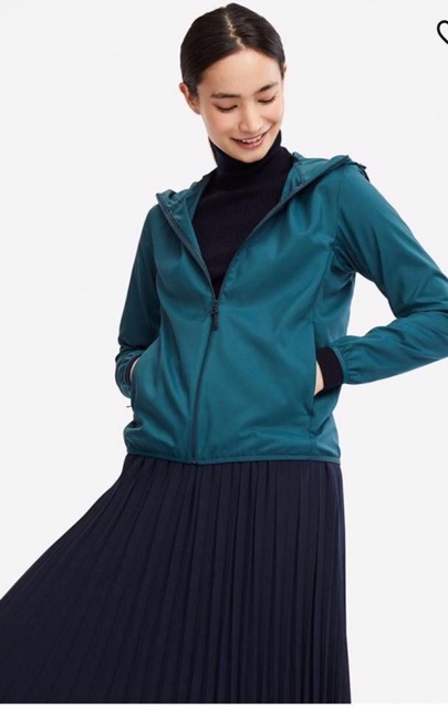 Áo gió nữ uniqlo