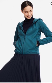 Áo gió nữ uniqlo